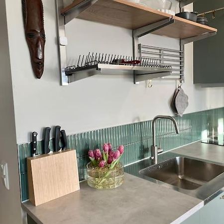 Newly Built Bright Apartment, Close To Everything If You Want To Visit Stockholm, You Will Find The Perfect Accommodation Here! Ferry Line 80 Makes It Very Convenient And Easy To Get To The City Center ナッカ エクステリア 写真