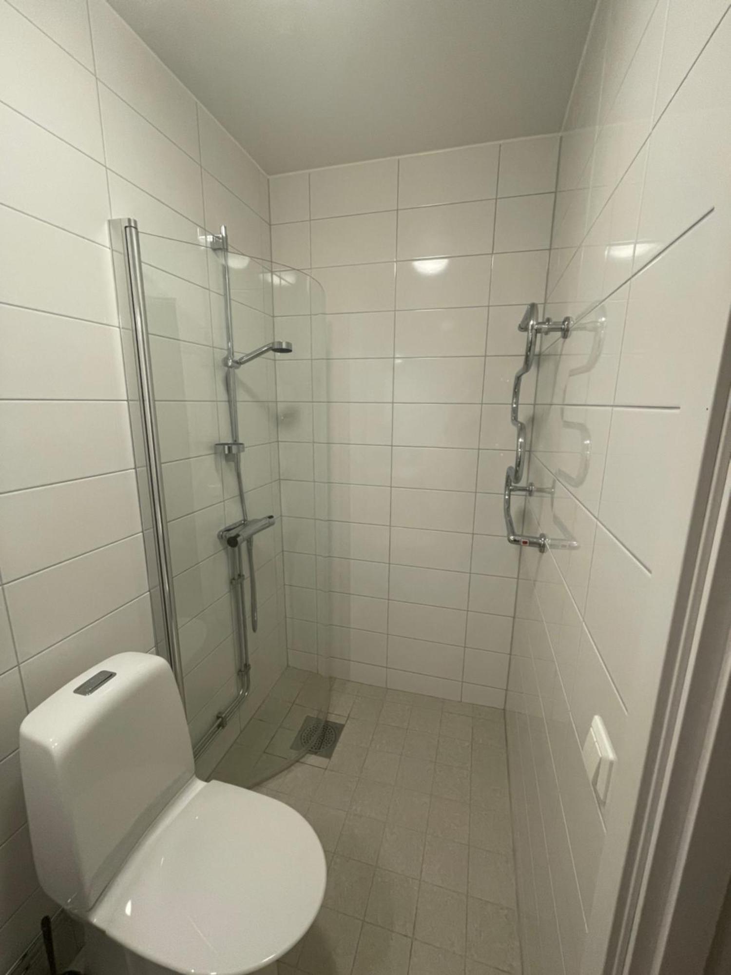 Newly Built Bright Apartment, Close To Everything If You Want To Visit Stockholm, You Will Find The Perfect Accommodation Here! Ferry Line 80 Makes It Very Convenient And Easy To Get To The City Center ナッカ エクステリア 写真