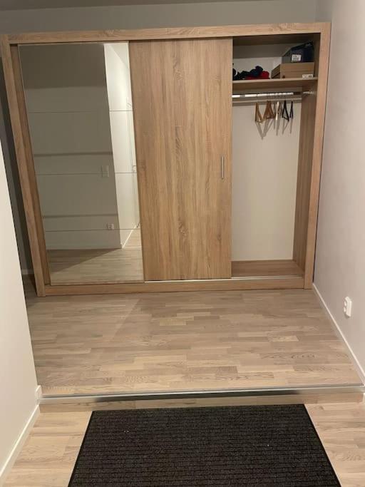 Newly Built Bright Apartment, Close To Everything If You Want To Visit Stockholm, You Will Find The Perfect Accommodation Here! Ferry Line 80 Makes It Very Convenient And Easy To Get To The City Center ナッカ エクステリア 写真